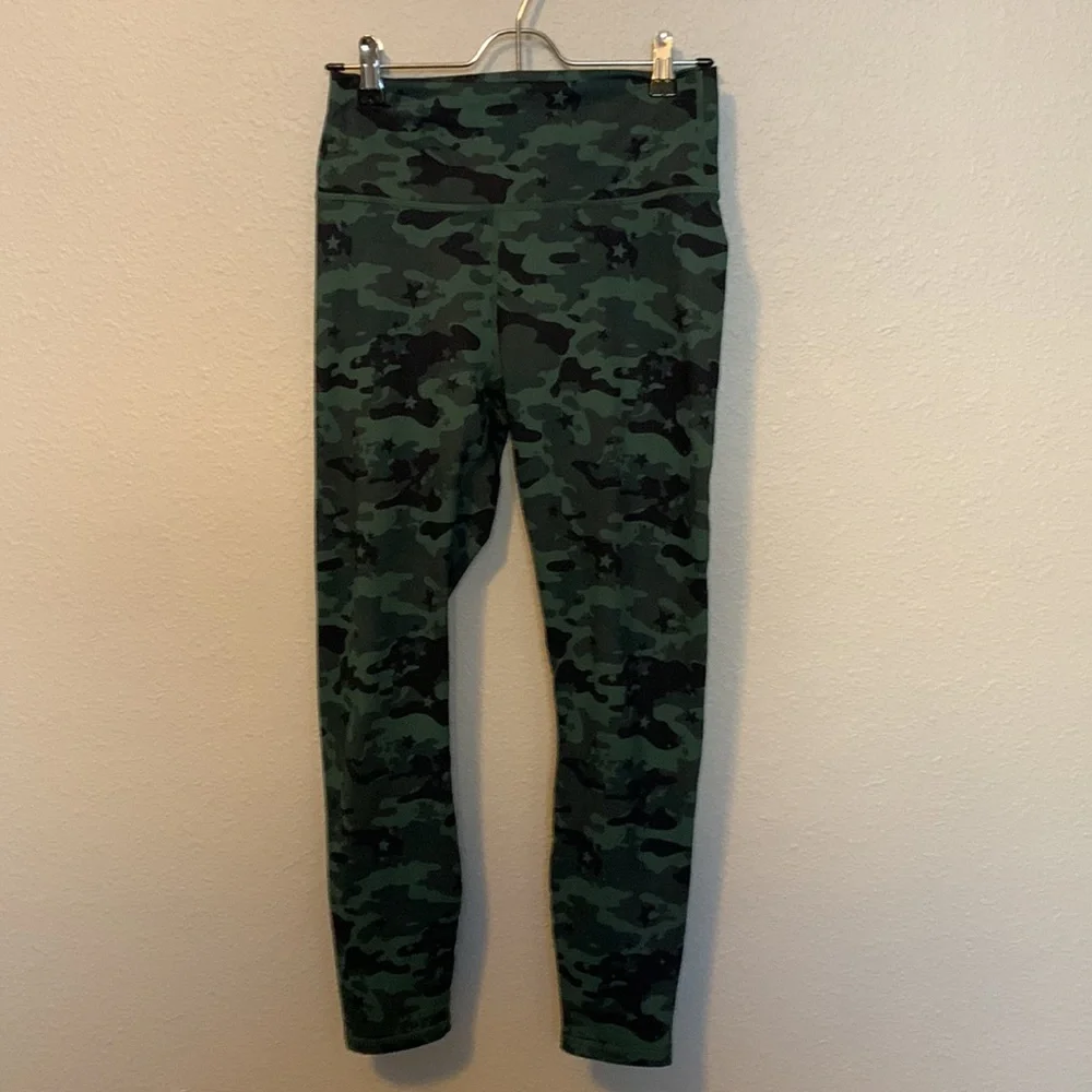 Fabletics Powerhold legging - Picture 2 of 9